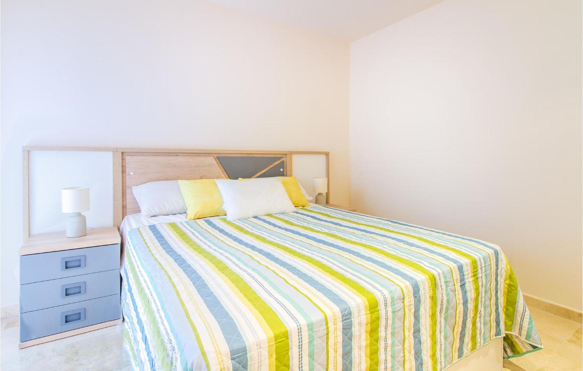 Lovely Apartment In Los Alcazares With Kitchen Bagian luar foto