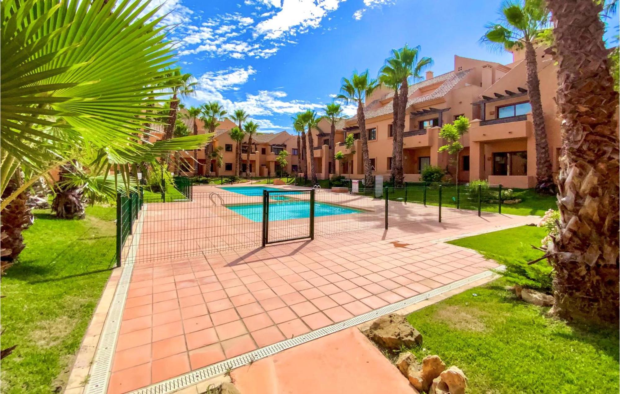 Lovely Apartment In Los Alcazares With Kitchen Bagian luar foto