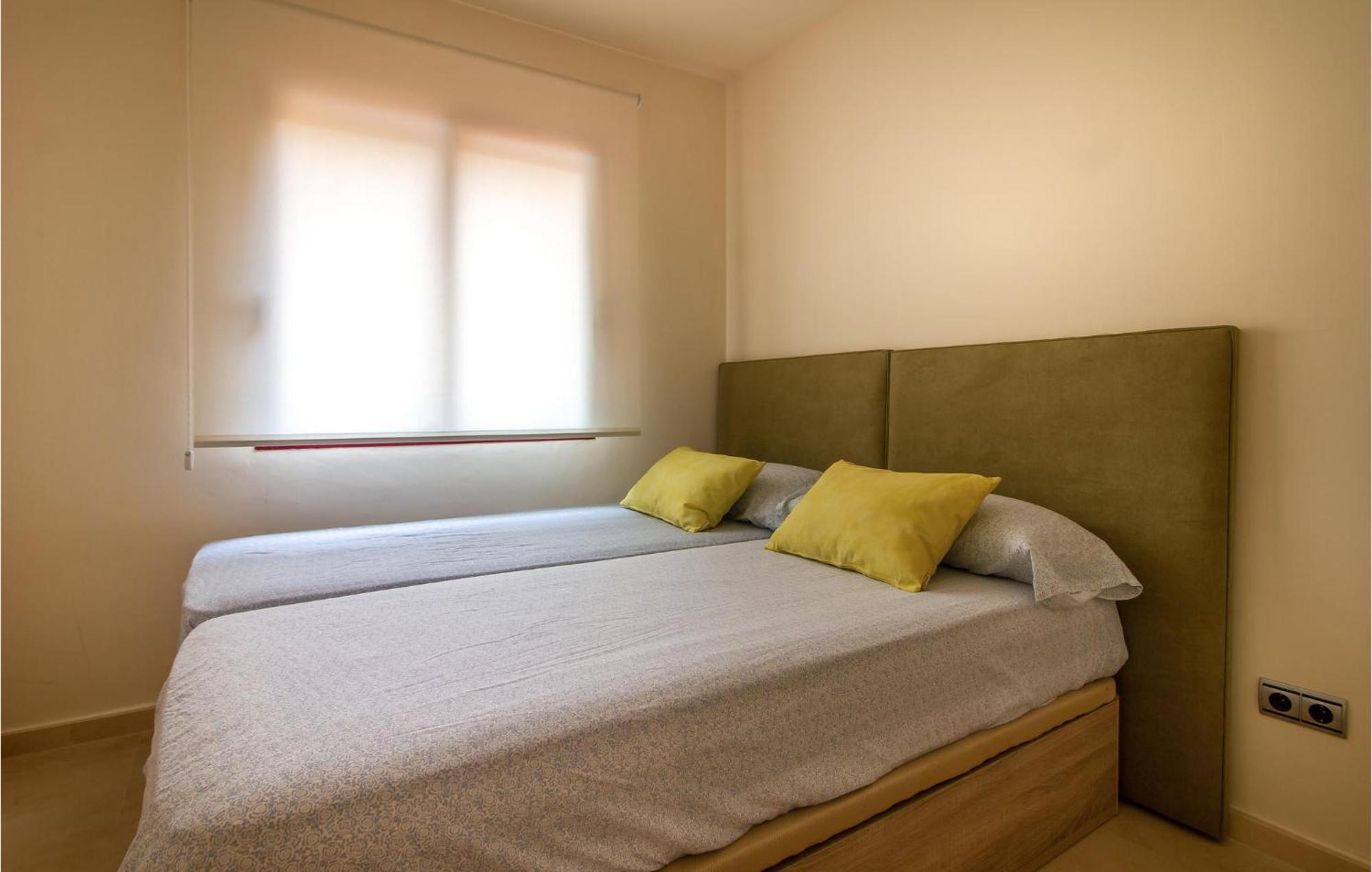 Lovely Apartment In Los Alcazares With Kitchen Bagian luar foto