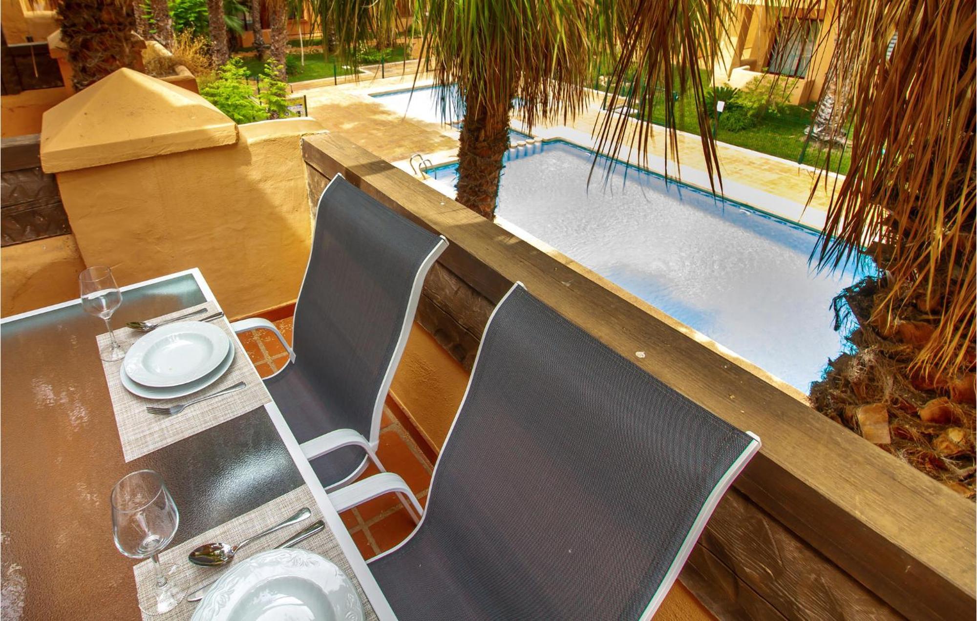 Lovely Apartment In Los Alcazares With Kitchen Bagian luar foto