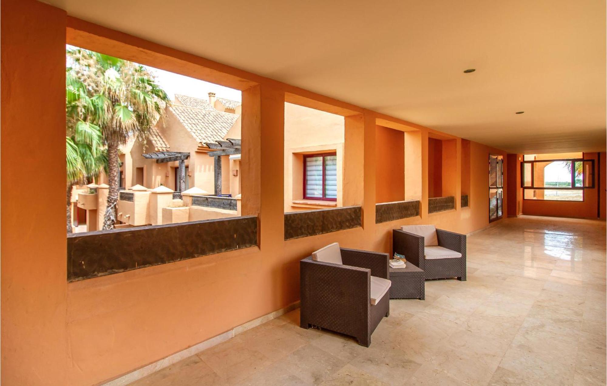 Lovely Apartment In Los Alcazares With Kitchen Bagian luar foto