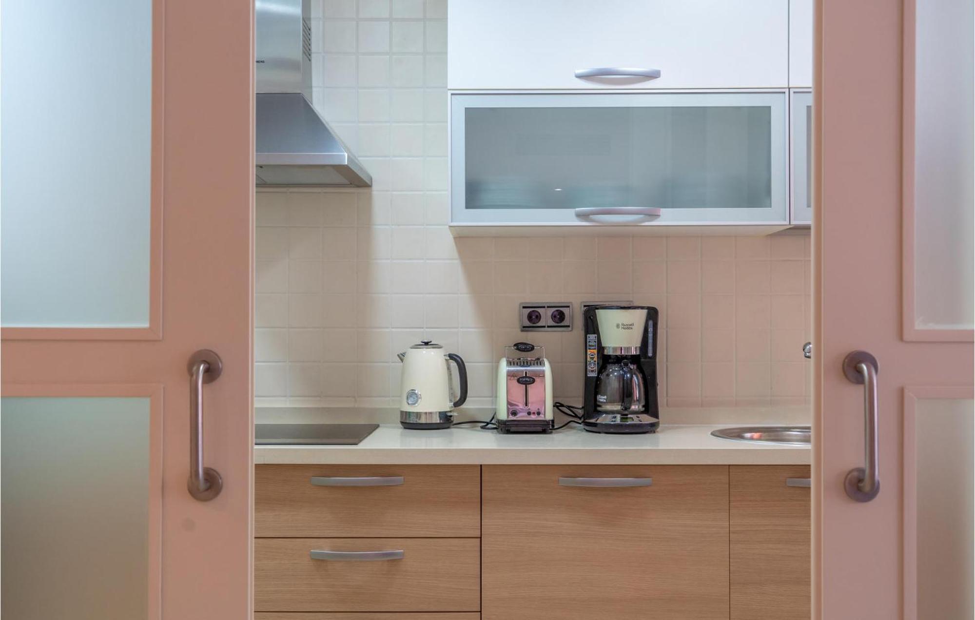 Lovely Apartment In Los Alcazares With Kitchen Bagian luar foto