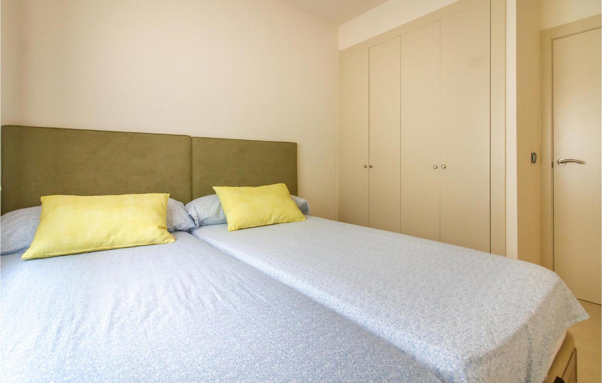 Lovely Apartment In Los Alcazares With Kitchen Bagian luar foto